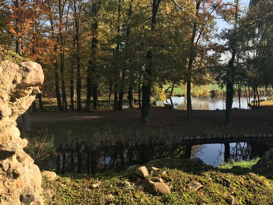der doppelte Wassergraben ist gut zu erkennen