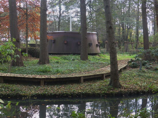 ein rätselhaftes Gebilde befindet sich auf dem abgesperrten Areal - seine Bedeutung und Funktion bleibt uns leider verborgen