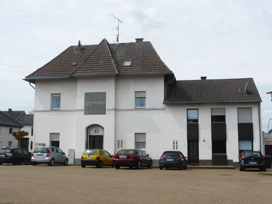 zurück am Markt voon Schwanenburg - Rathaus