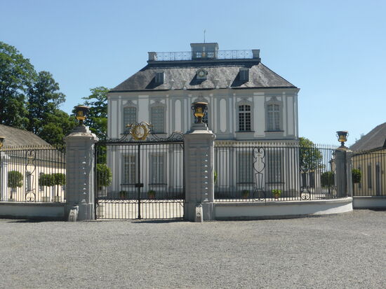 Westfassade - zum Schlosspark hin gerichtet
