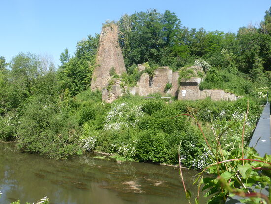 Ruine der Burg Kaster