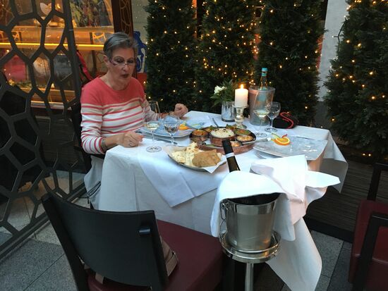 wir wählen das nepalesiche Gericht Thali