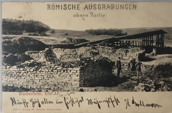 1894 begann der Archäologe Constantin Koenen mit den Ausgrabungen. Er widmete sich ausschließlich dem Hauptgebäude. Es war vergleichsweise gut erhalten. Die Reste blieben frei zugänglich und wurden ein beliebtes Ausflugsziel.
1914 war die antike Bausubstanz durch die Witterung stark verfallen. Der Archäologe Franz Oelmann ließ daher viele schadhafte Mauern des Hauptgebäudes abtragen. 1930 -1931 setzte Franz Oelmann die Ausgrabungen fort. Er legte die Umfassungsmauer des Gutshofes und sechs Nebengebäude frei. 
Text. Infotafel Eifelmuseum