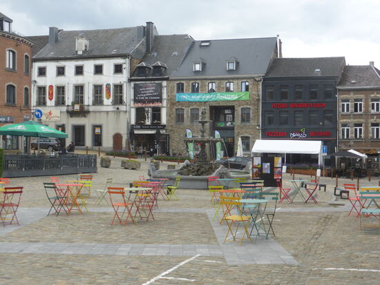 großer Platz vor der Basilika
