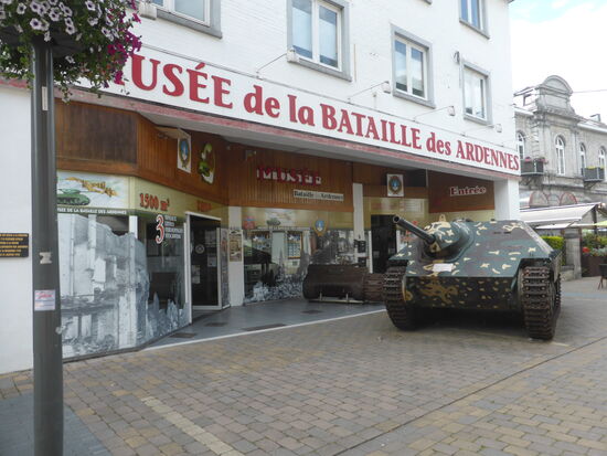 es ist schon etwas eigenartig in der Stadt einen Panzer zu sehen