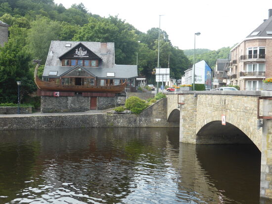 eine Terrasse als Schiff ist auffällig