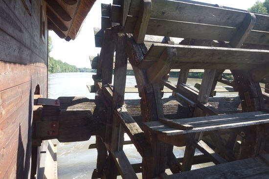 unterschlächtiges Wasserad