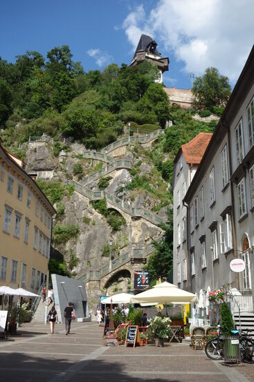Treppen und Aufzug zum Schlossberg