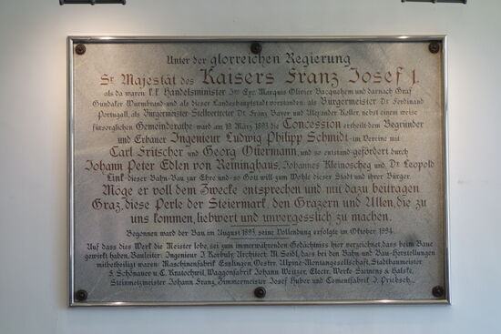 man ist stolz auf den bau der Schlossbergbahn