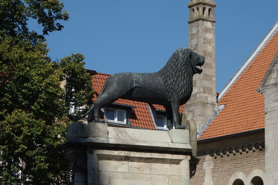 Burglöwe - Wahrzeichen Heinrich des Löwen - erste monumentale Freifigur des Mittelalters -1164 aufgestellt