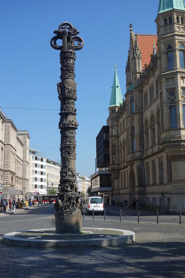 Säule '2000 Jahre Christentum'