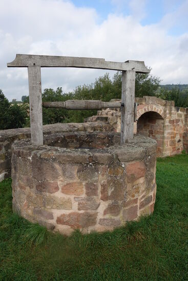 Brunnen in der Vorburg