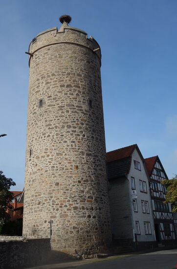 der Leonhardsturm wird im Volksmund 'Storchennest' genannt