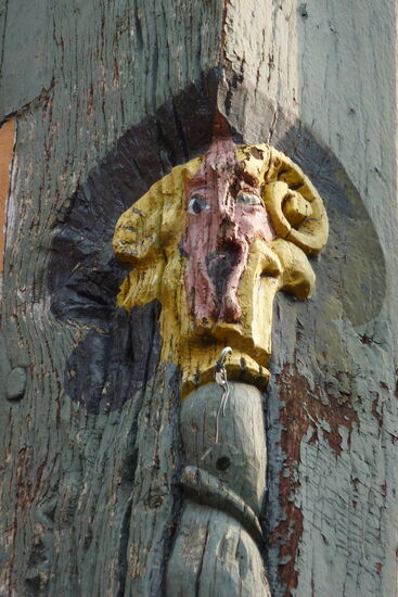 [verweis=Von Reinhardhauke - Eigenes Werk, CC BY-SA 3.0, https://commons.wikimedia.org/w/index.php?curid=19813792]Verzierung[/verweis]