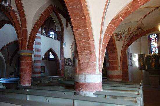 obwohl angegegeben ist das Innere verschlossen - nur ein Blick durch das Gittertor ist möglich