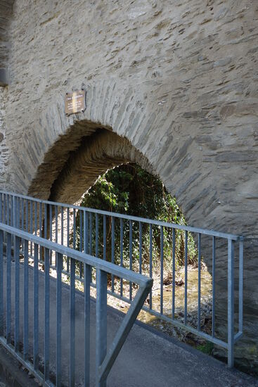 obere Schosspforte - hier konnte der Ort durch Aufstauung des Bachs geschützt werden
