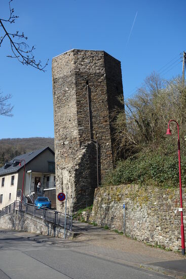 Schiefer Turm - 2. Hälfte 14. Jh. - stärkster Turm der Ringmauer, 2 m Abweichung  aus dem Lot - ehemals 25 m hoch  - 1951 auf 16 m abgetragen