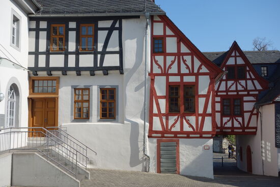 der andere Teil ist das (geschlossne) Heimatmuseum