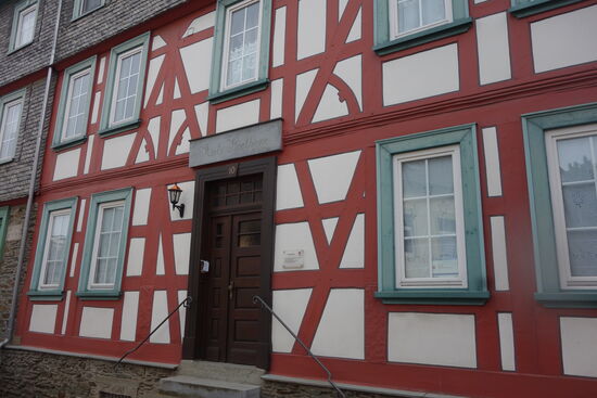 Amtsapotheke - um 1681 als Sichtfachwerk errichtet, ab 1818 Apotheke