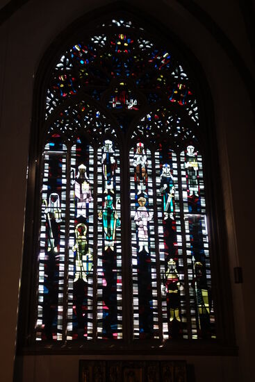 moderne Fassung eines gotischen Kirchenfensters