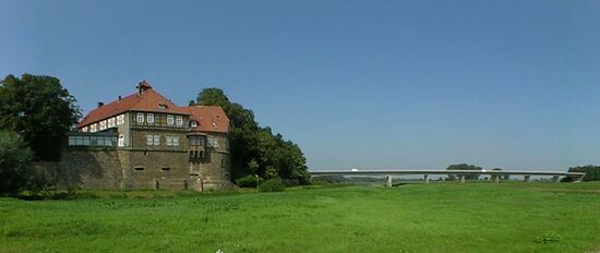 Schloß Petershagen 
(GNU-LIZENZ für freie Dokumentation mit Quellenangabe (Foto: Friedhelm Fischer))