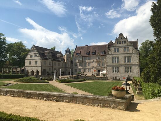 mit dem (rechten) Nordflügel wurde die Dreiflügelanlage 1602-1604 vollendet.