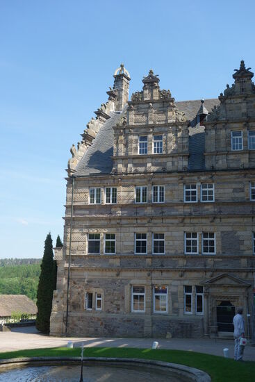 dreigeschossiger Südflügel - Hofseite