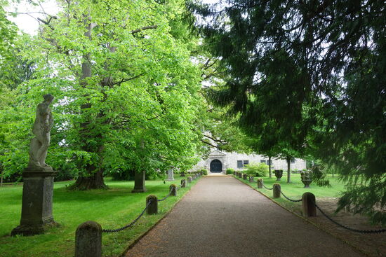 das Areal ist nicht zugänglich - kann aber nahezu umrundet werden