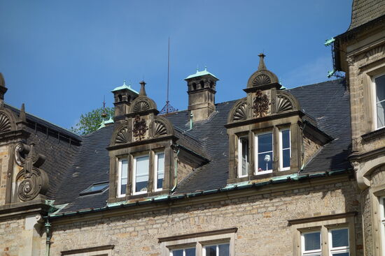 Welsche Giebel mit Viertelkreisbögen