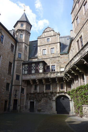 Schloßhof mit Galerie von 1565