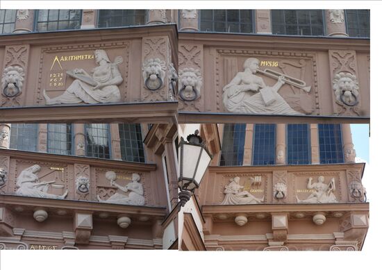 die Brüstungsreliefs zeigen weibiiche Figuren Allegorien der Sieben Freien Künste - es fehlt die Rhetorica