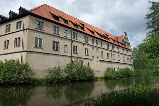 schmucklose Ostseite mit