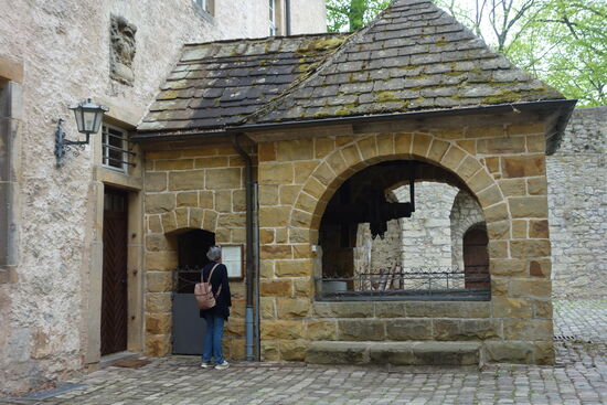 Brunnenhaus im Innenhof
