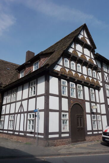 ehemaliges Küsterhaus, erbaut 1565 wurde  es im Rahmen der Altstadtsanierung abgebrochen und in Rathausnähe transloziert.