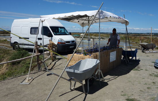 Verkaufsstand für Salz - auch wir kaufen natürlich