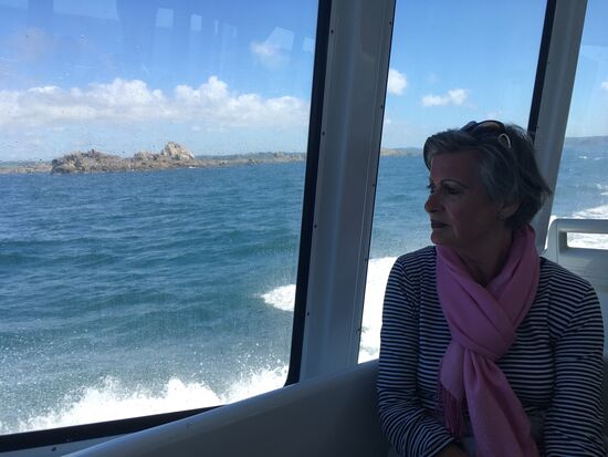 die Überfahrt dauert ca. 30 Minuten - vorbei an zahlreichen kleinen Inseln