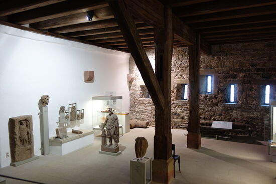 Halle im Hochgeschoß