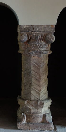 spätromanische Säule vom sog. kleinen romanischen Wohnhaus der Kaiserpfalz