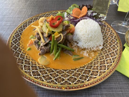 Gaeng Ped Nuea - geschmortes Rindfleisch