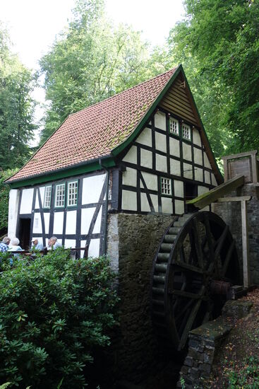 Alte Wassermühle mit oberschlächtigem Wasserrad (5m Durchmesser) aus dem Jahre 1511