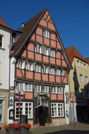 Romantik-Hotel Walhalla - barocker Fachwerkbau von 1690 mit gotischem Steinwerk.