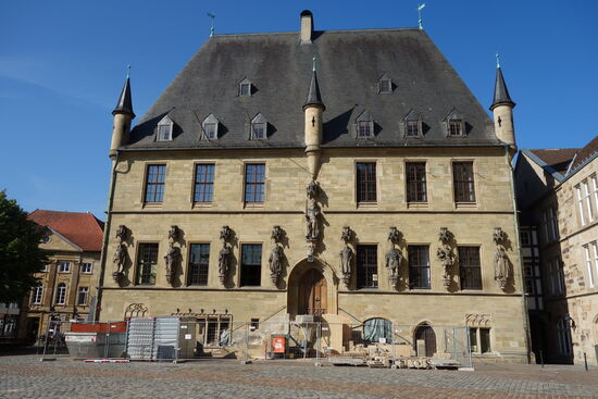 leider mal wieder eine Baustelle direkt vor dem Objekt