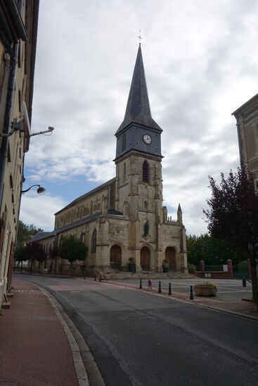 église Saint-Ouen - gegündet im 15. Jh. - 1859 neuer Chor