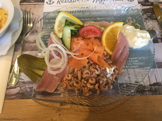 und Uschis Hafenschmaus