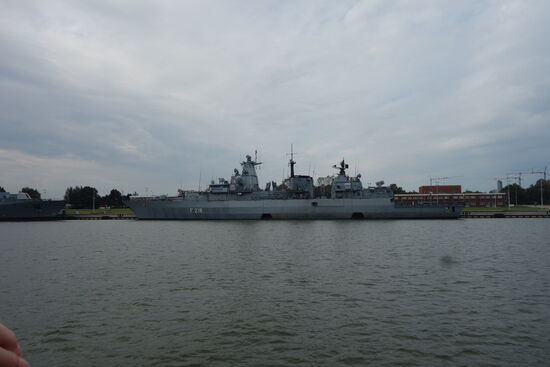 Die Mecklenburg-Vorpommern (F 218) ist eine Fregatte der deutschen Marine vom Typ F123, auch als Brandenburg-Klasse bezeichnet. Sie ist die vierte Einheit dieser Klasse und nach dem Land Mecklenburg-Vorpommern benannt.…