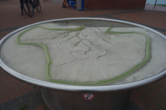 Modell des Jadebusen mit Jade (Zugang nach Wilhelmshaven)