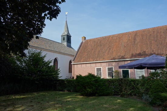 Die alte Kirche von vor 1607 war die erste, die als protestantische Kirche in den Niedrlanden gebaut wurde; sie wurde 1869 wieder aufgebaut.