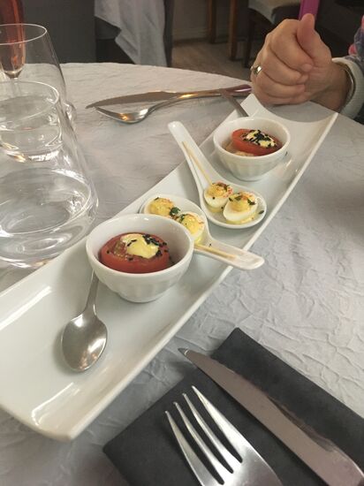 amuses (Thunfisch, Wachtelei)