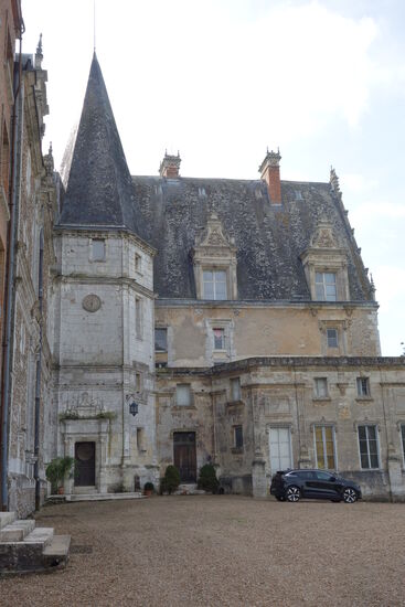 um die Ecke sieht es dann doch eher nach Privatbesitz aus