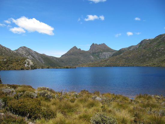 Dove Lake: Ein 2-stündiger Rundweg führt um den See. Easy.